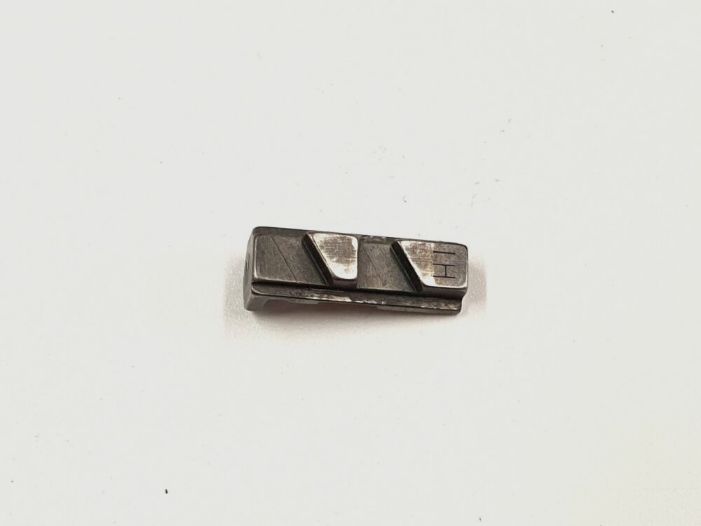 30M1 [25a] US 30M1 carbine Magazinhalter Typ 3/Magazine Catch Type 3, gebraucht/used ,US Military part