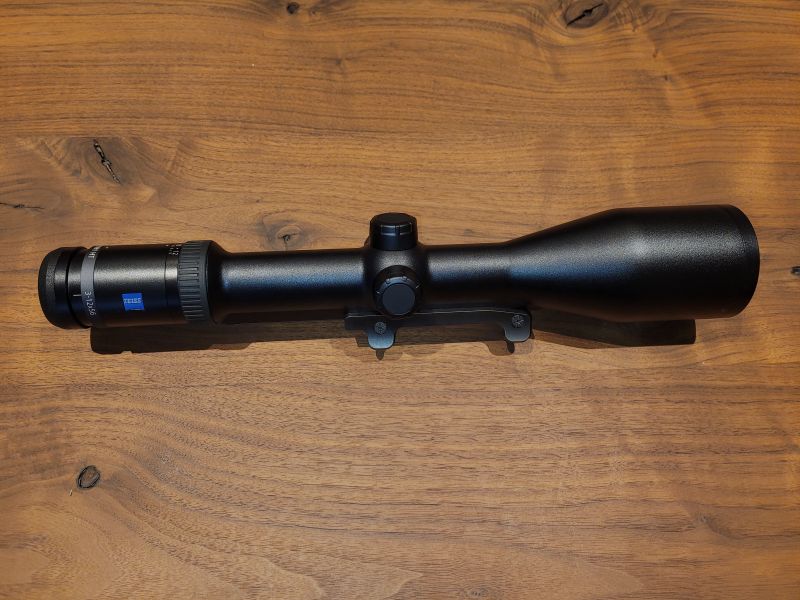 Zeiss Victory HT 3-12x56 mit Blaser Sattelmontage & Neoprencover