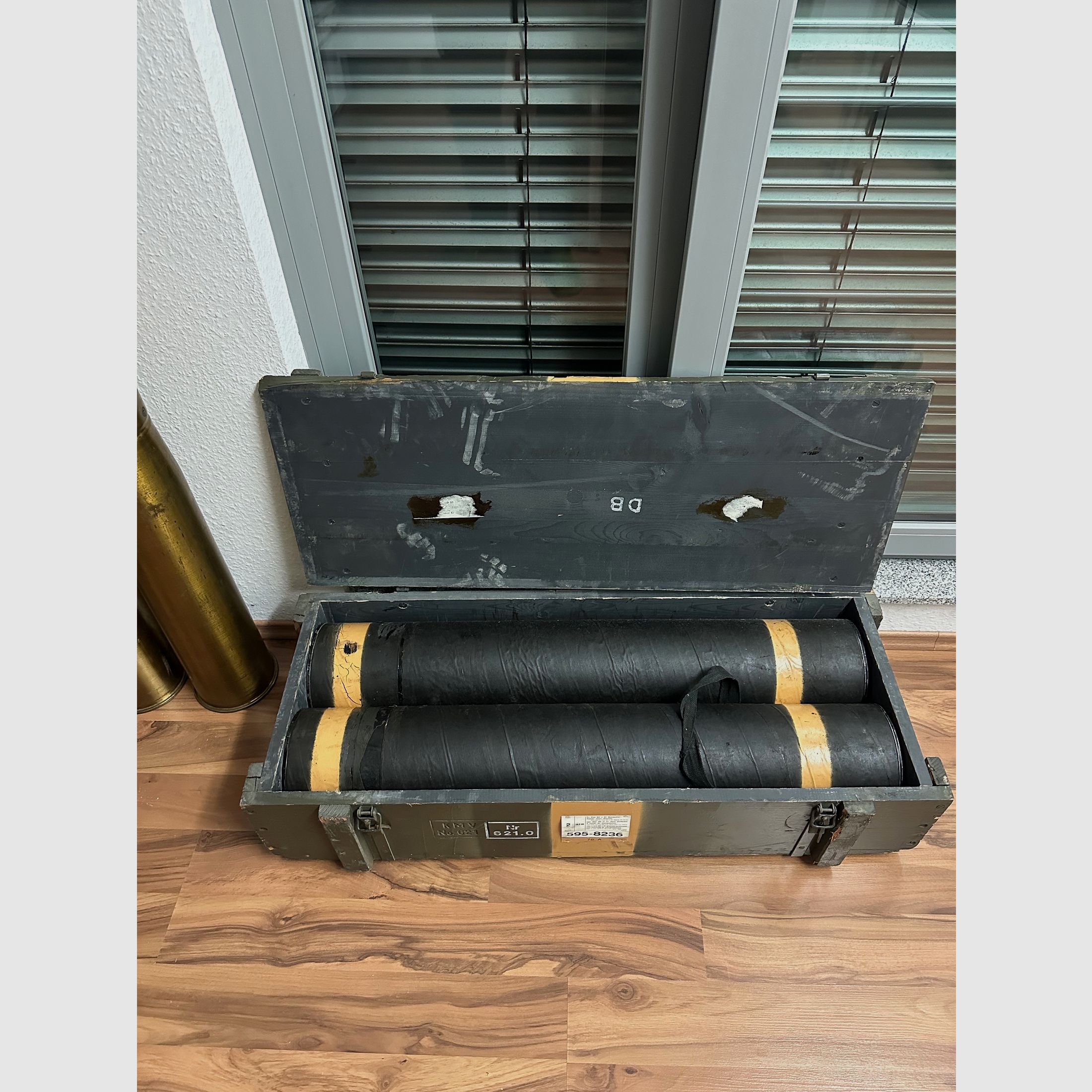 Ejército Suizo - Granada (de ejercicio) con caja de madera