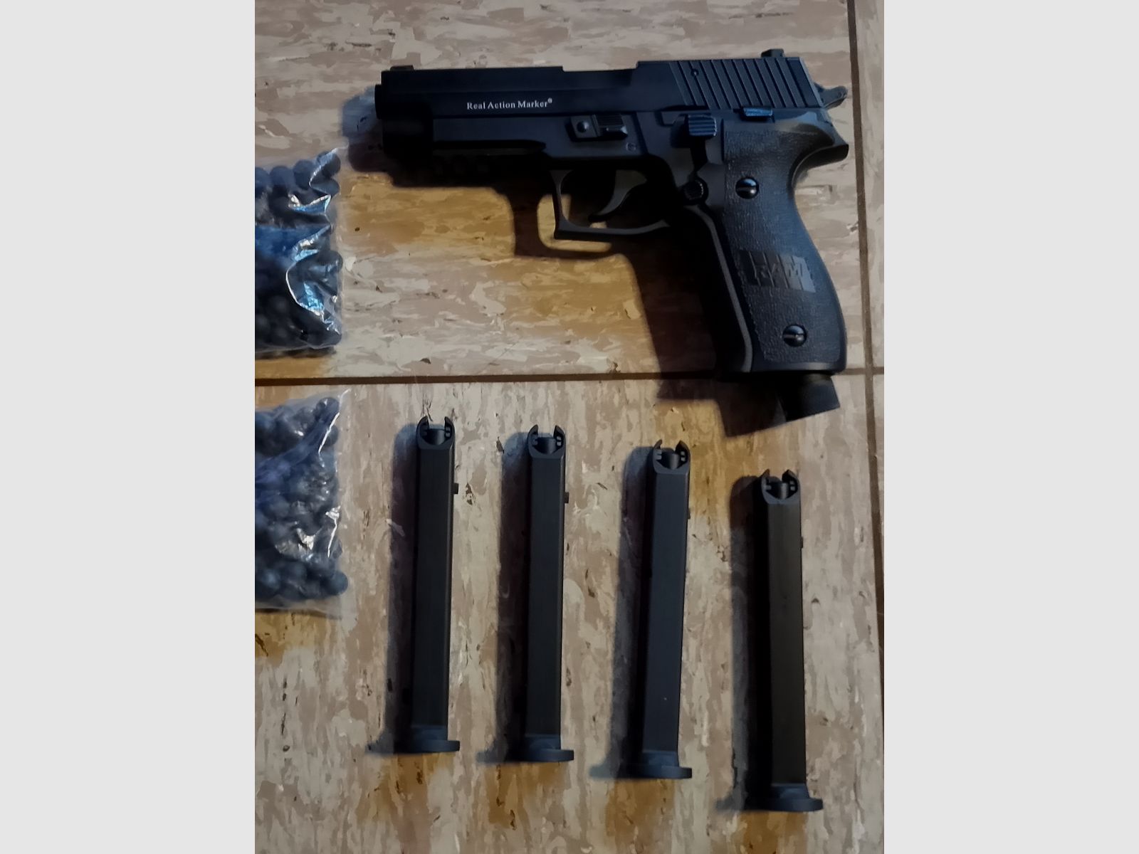 Pistole RAM Markierer X50 Kaliber 0.43 von APS original neu mit 4 Magazine Rubberballs 