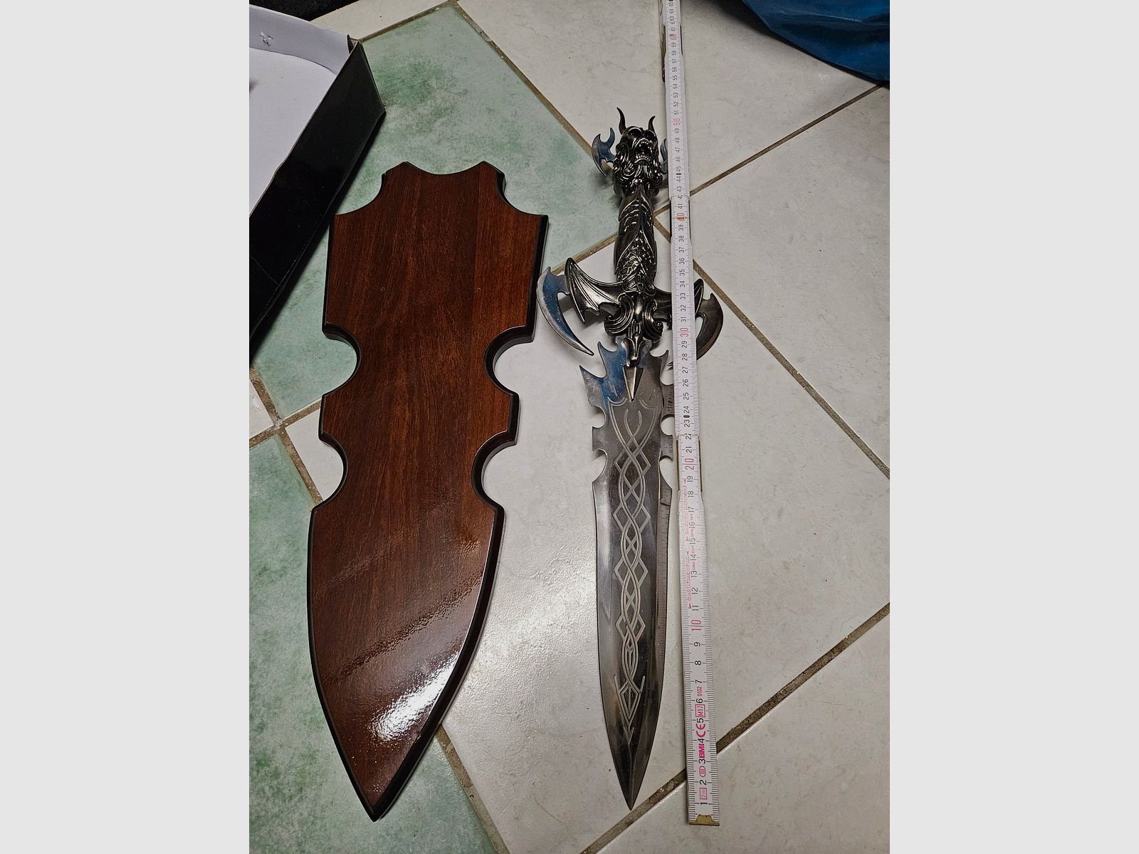 Fantasy Dolch 51cm mit  Wandhalterung aus Holz