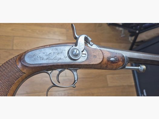 Wunderschöner Offizierspistole der Kavallerie 1833 – 1. Typ – Königliche Manufaktur von Maubeuge – Aus den ersten Produktionen – Wunderschöner Lauf aus gewelltem Stahl 48 "Haare" – Originalbrünierung – Keine Oxidation – Schöne Stempel – Sehr guter Zustand+