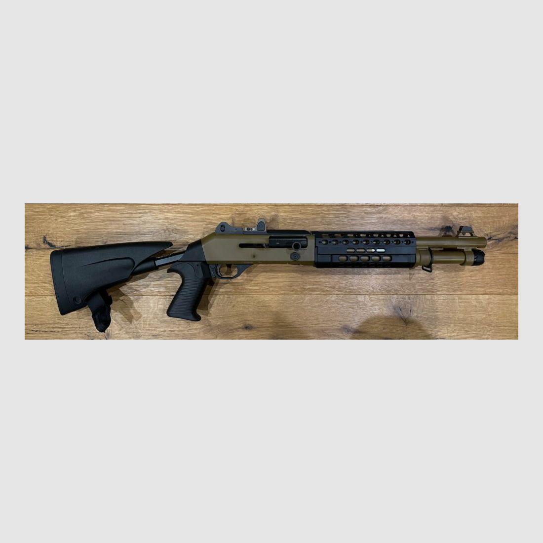 Benelli Benelli M4 Super 90 TS A1 36cm FDE mit Trijicon RMR, Bild 4 von 5