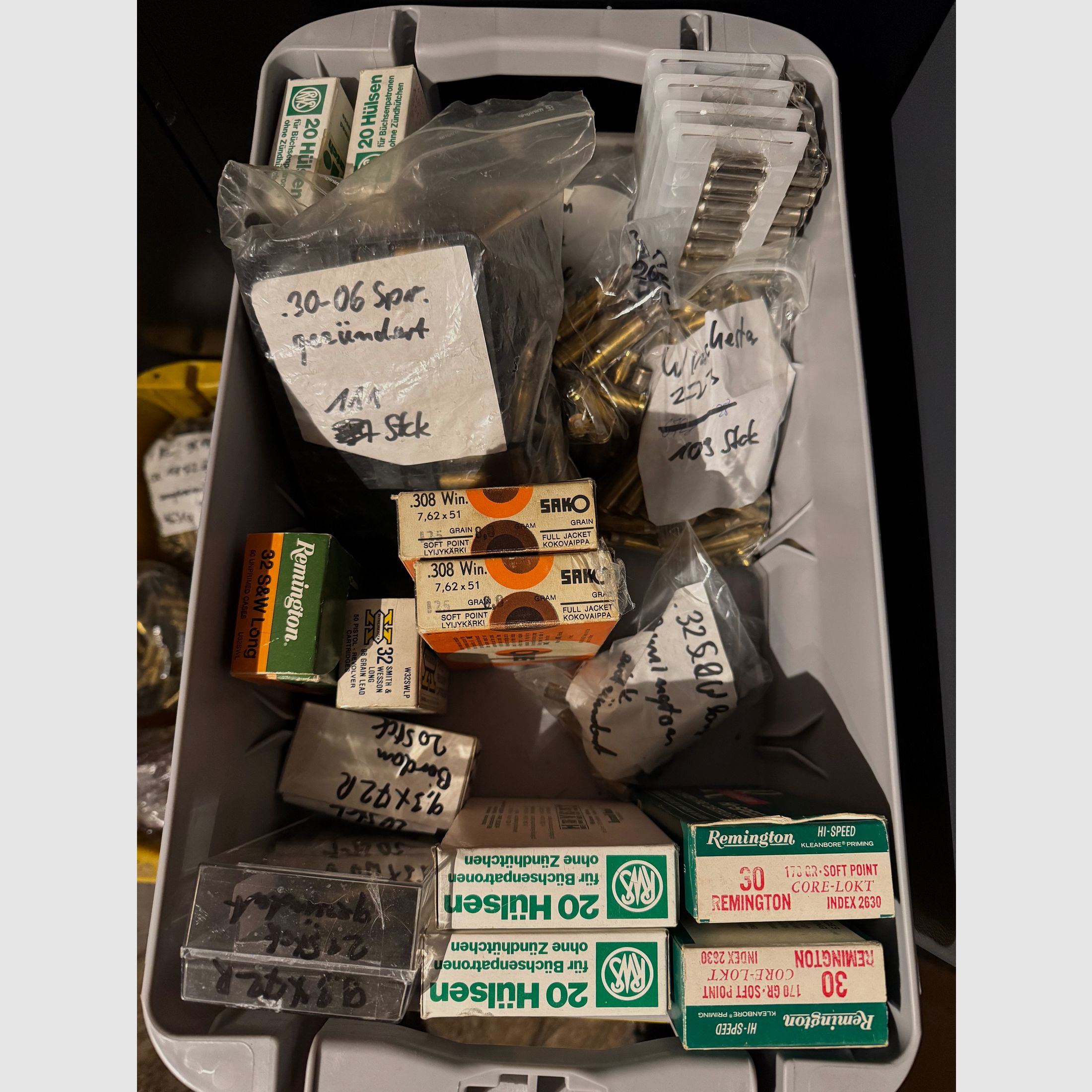 Herladen, herlaadapparatuur, accessoires, matrijs, projectielen, hulzen, weegschalen, persen - ontbinding