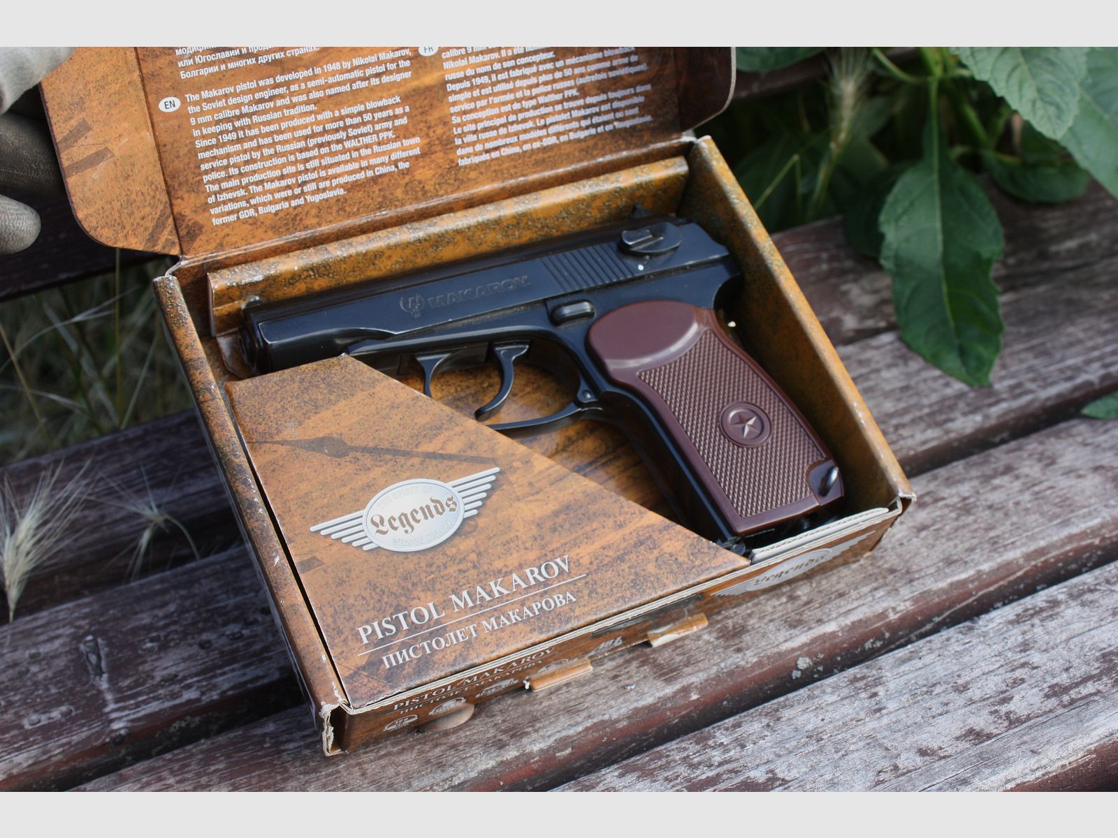 Makarov Co2-Pistole 4,5 mm BB (P18) Neues CO-Ventil + 10 x 12 g Co2-Kapseln + 1500 Umarex Stahl BB 4,5 mm 