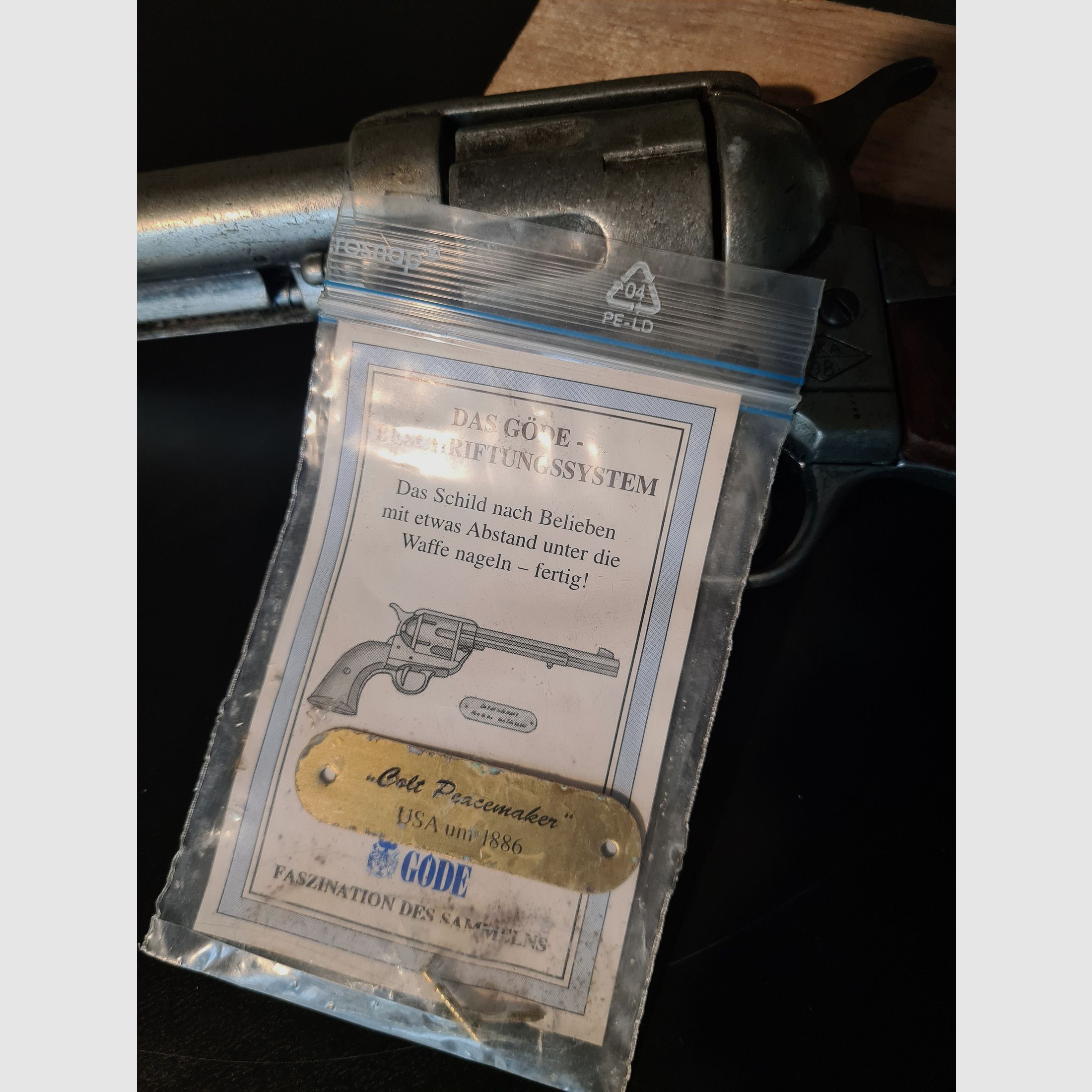 COLT PEACEMAKER Revolver Deko GODE