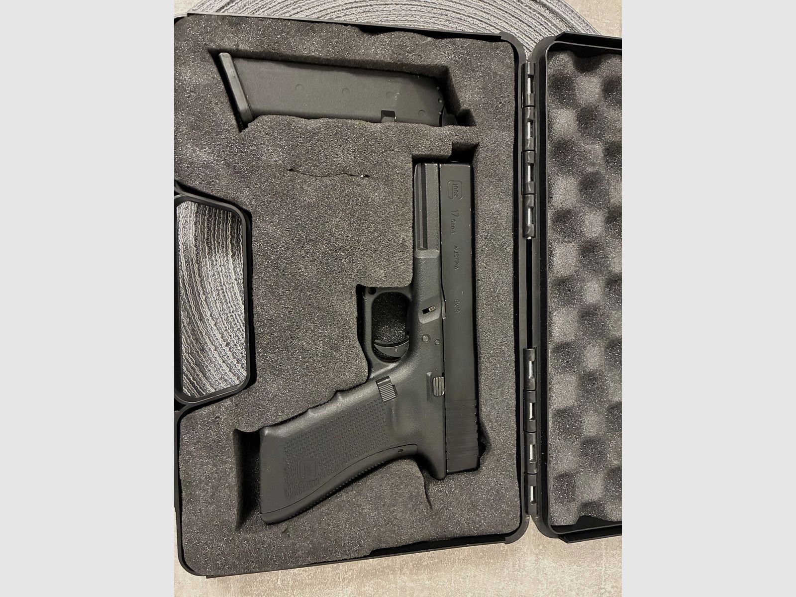 Glock 17 Gen. 5 Airsoft mit Metallschlitten GBB 6mm BB schwarz, Bild 2 von 17