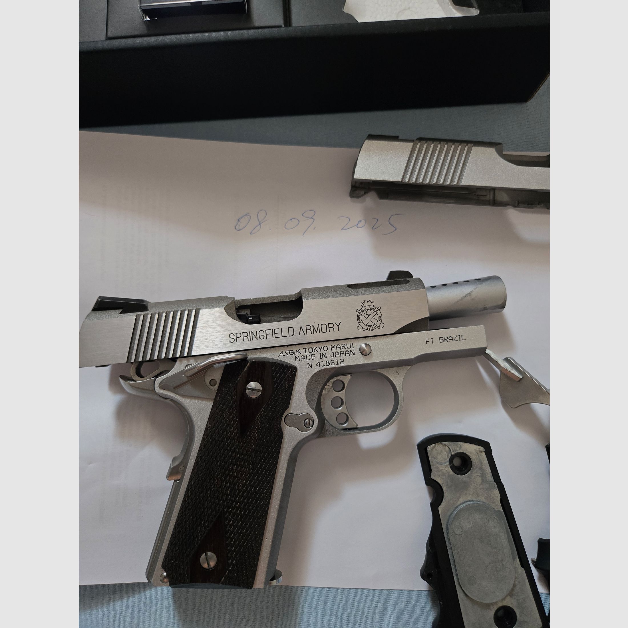 Airsoft Tokyo Marui V10 Ultra Compact GBB 6mm
