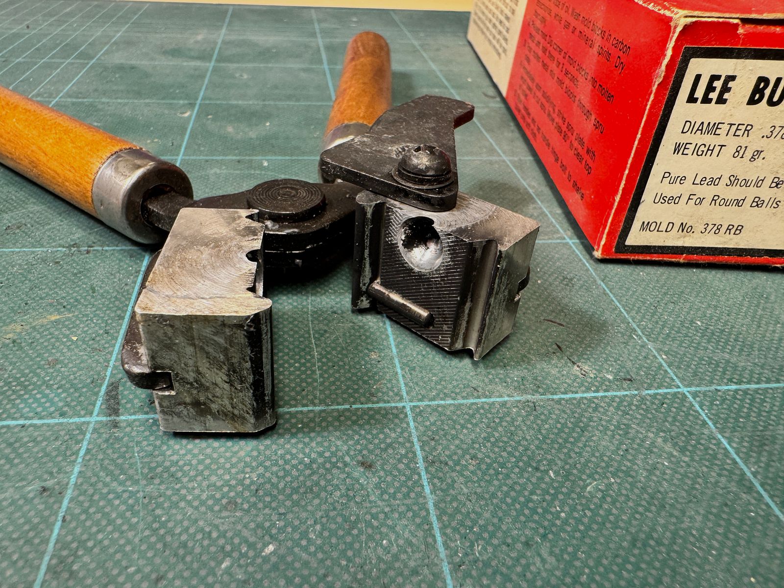 Giesskokille Vorderlader Lee Bullet Mold 378 RB  81gr. für .378 Rund Kugeln