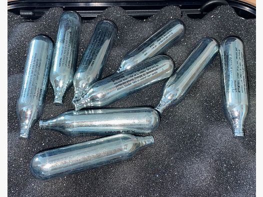 Glock 19 CO2 pistol by Umarex