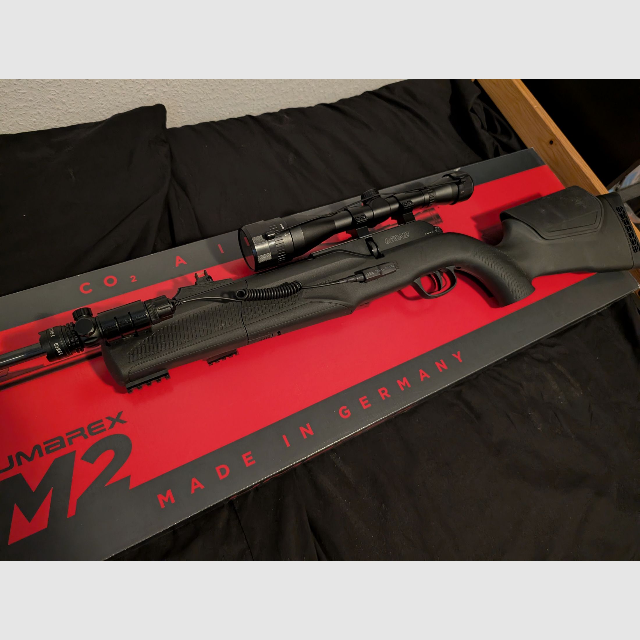 Umarex 850 M2 + Laser (7.5J)