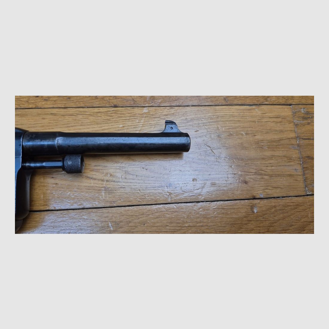 Beau revolver réglementaire modèle 1892 – Courant mais mythique – Apogée du revolver réglementaire Made in France – Calibre 8mm92 – Mono-matricule – Arme de 1894 – Belle mécanique – Très beau canon – Bel étui réglementaire en sus – TBE-, image 7 sur 32