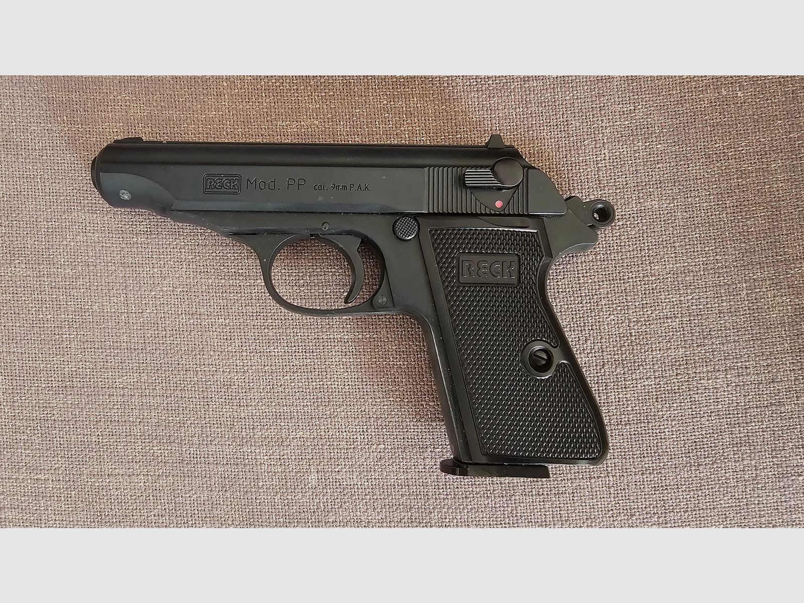 Schreckschusspistole RECK Modell PP Kal. 9mm PAK