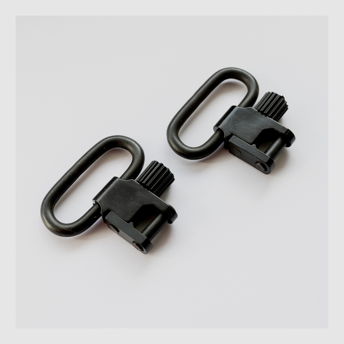 Removable sling swivel