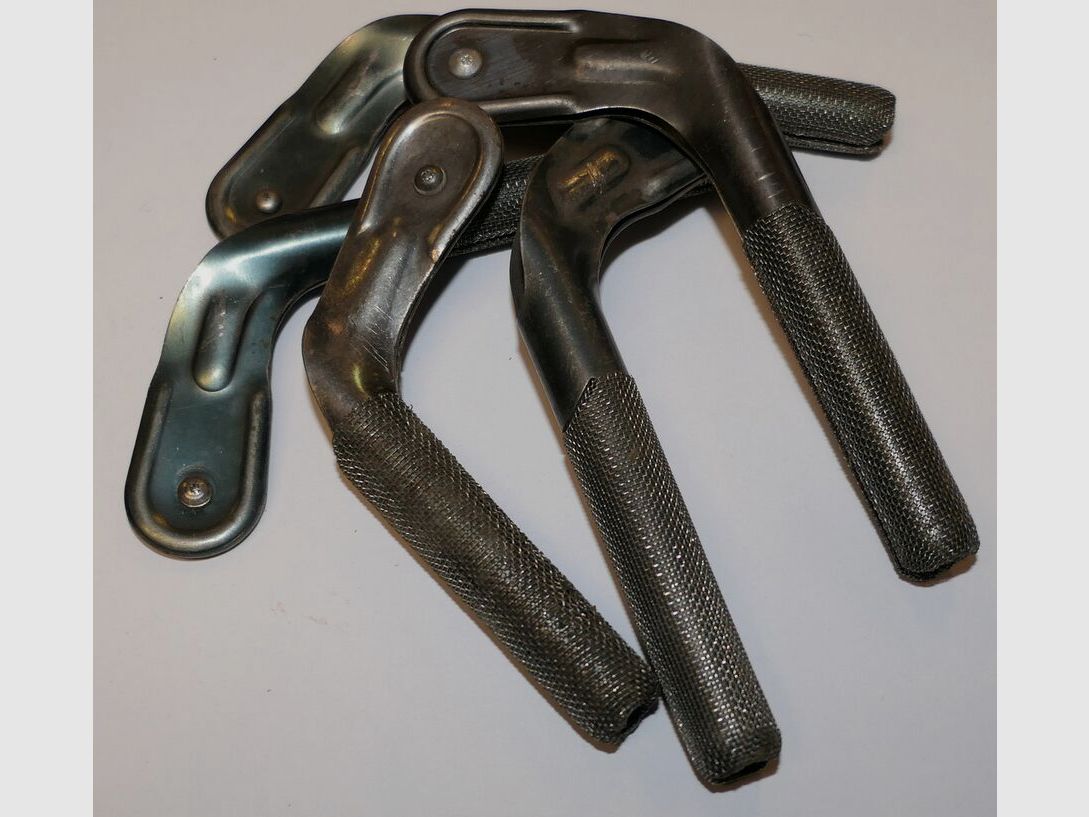 Swiss cartridge case cleaners for long rifles with wire mesh