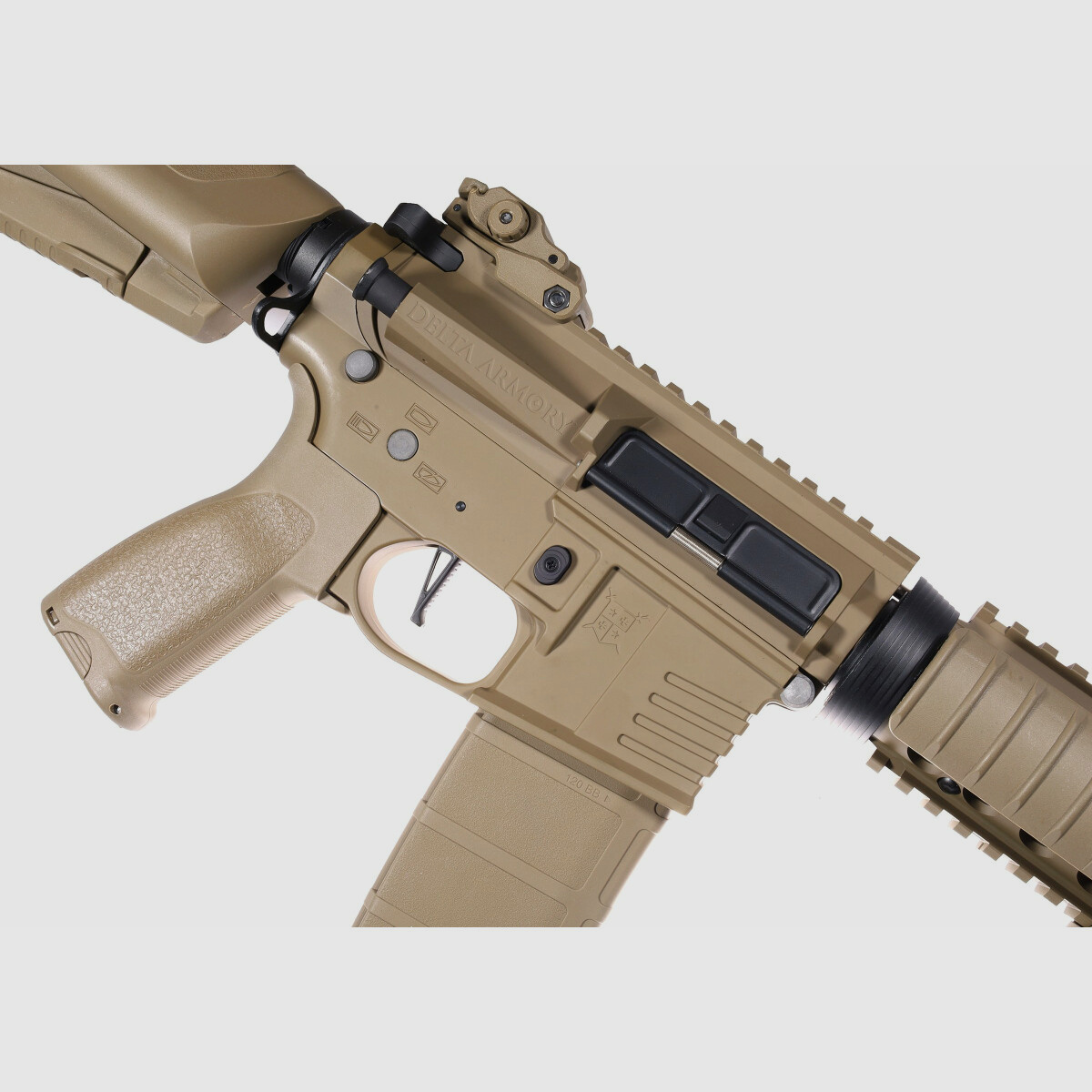 AR15 CQB-R ALPHA Metallo Completo Delta Armory Tan S-AEG Fucile Airsoft Libero da 18 Anni