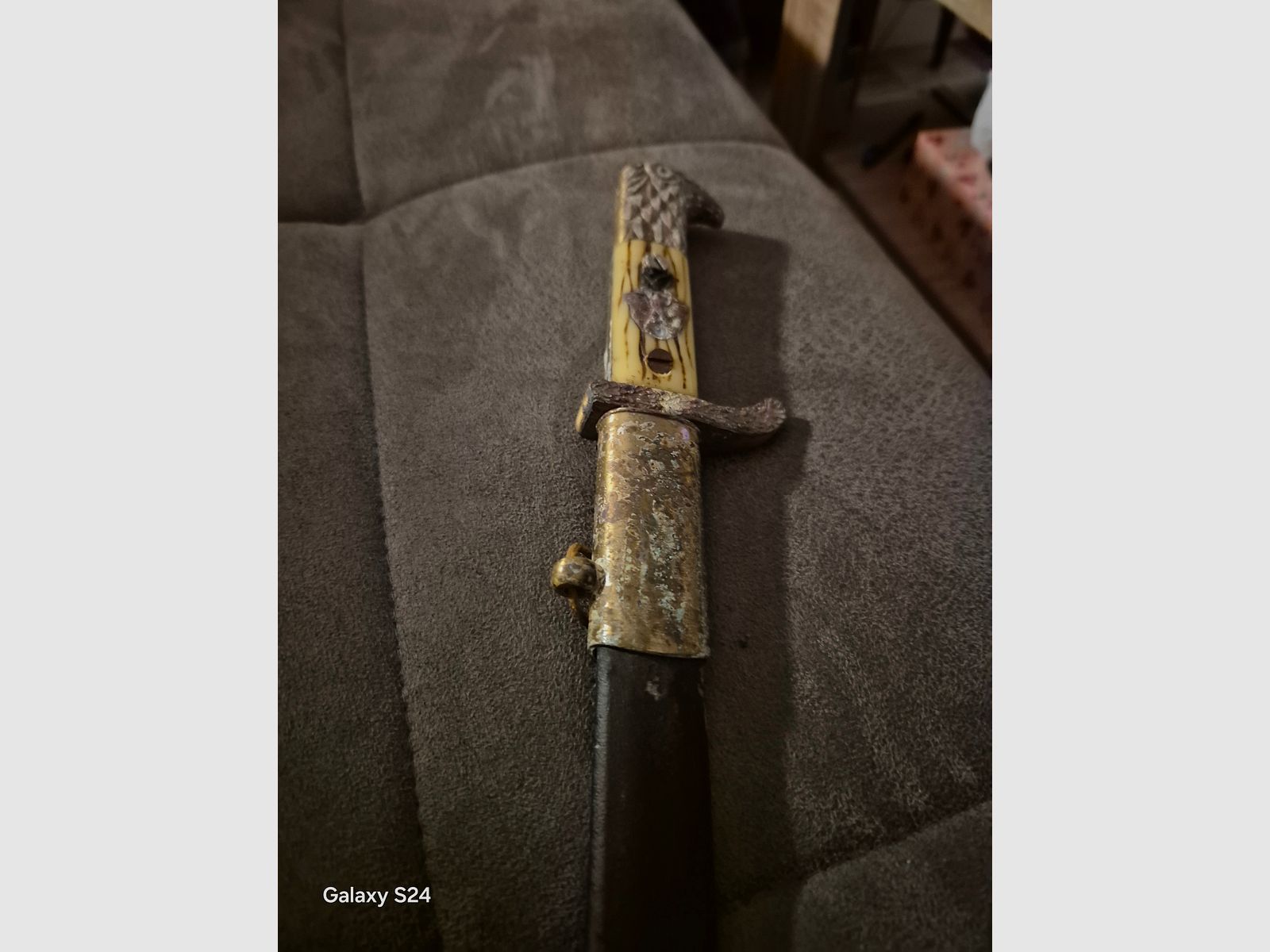 ÉPÉE D'HONNEUR OU FUSIL LATÉRAL 1943