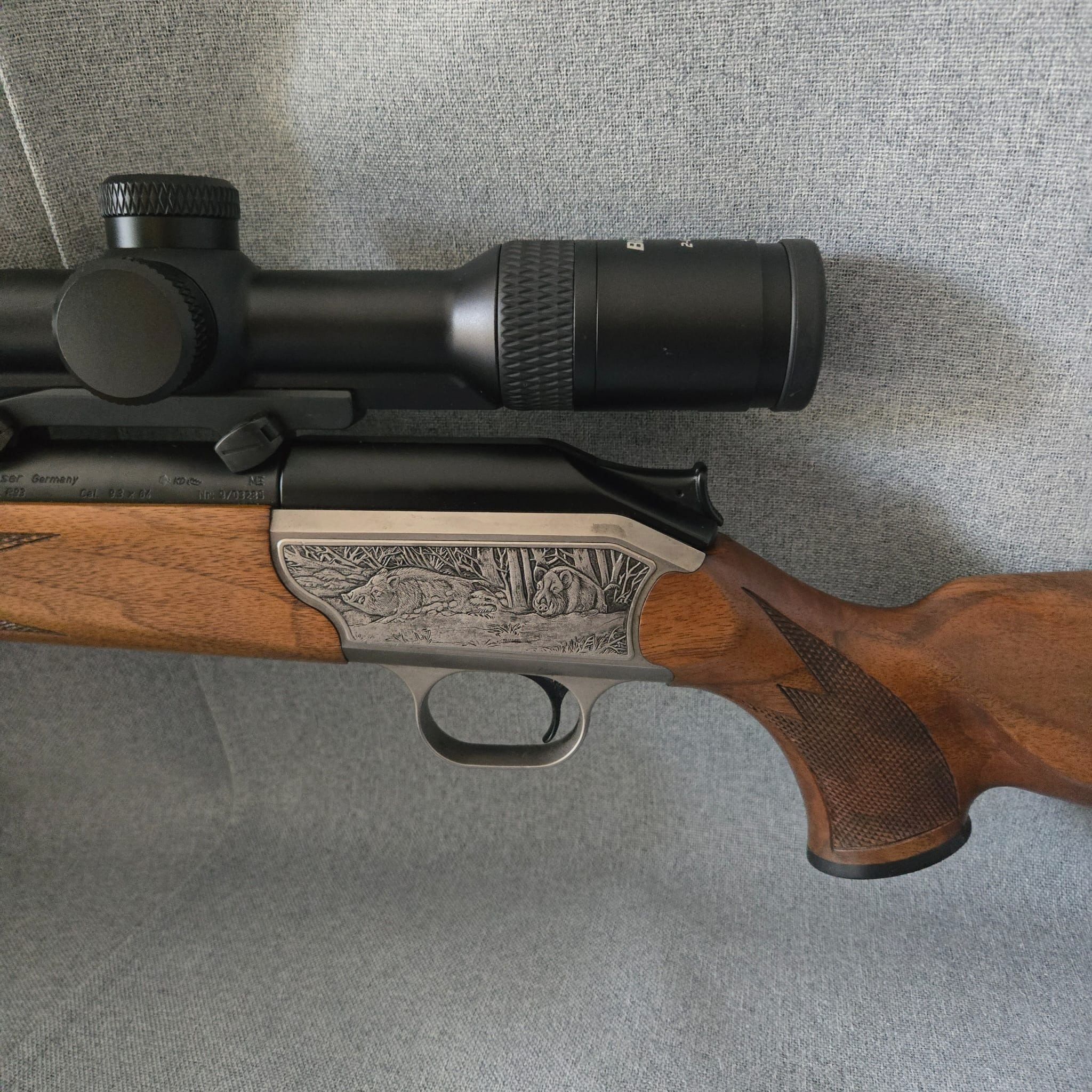 Blaser R93 als Gesamtpaket mit Schalldämpfer und Ziehlfernrohr von Zeiss