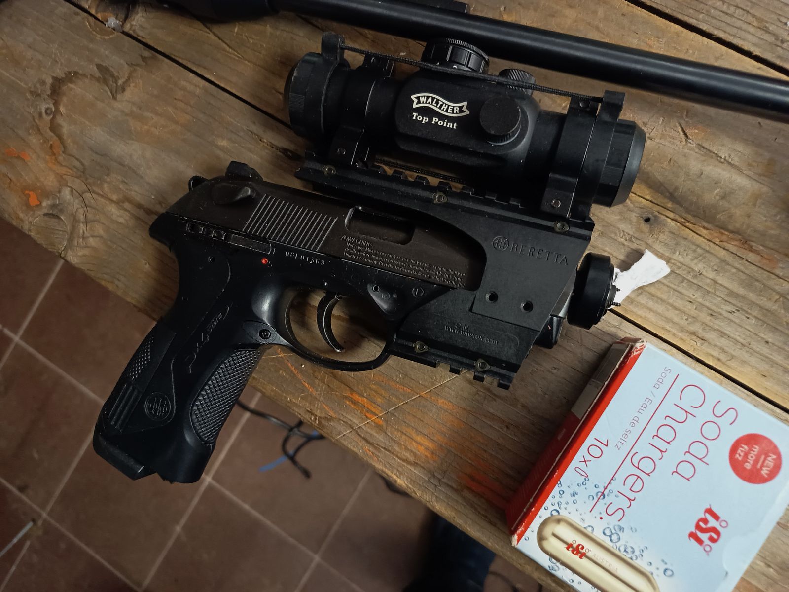 Bundle of airsoft 1 rifle 4 pistols with ammunition and gas cartridges