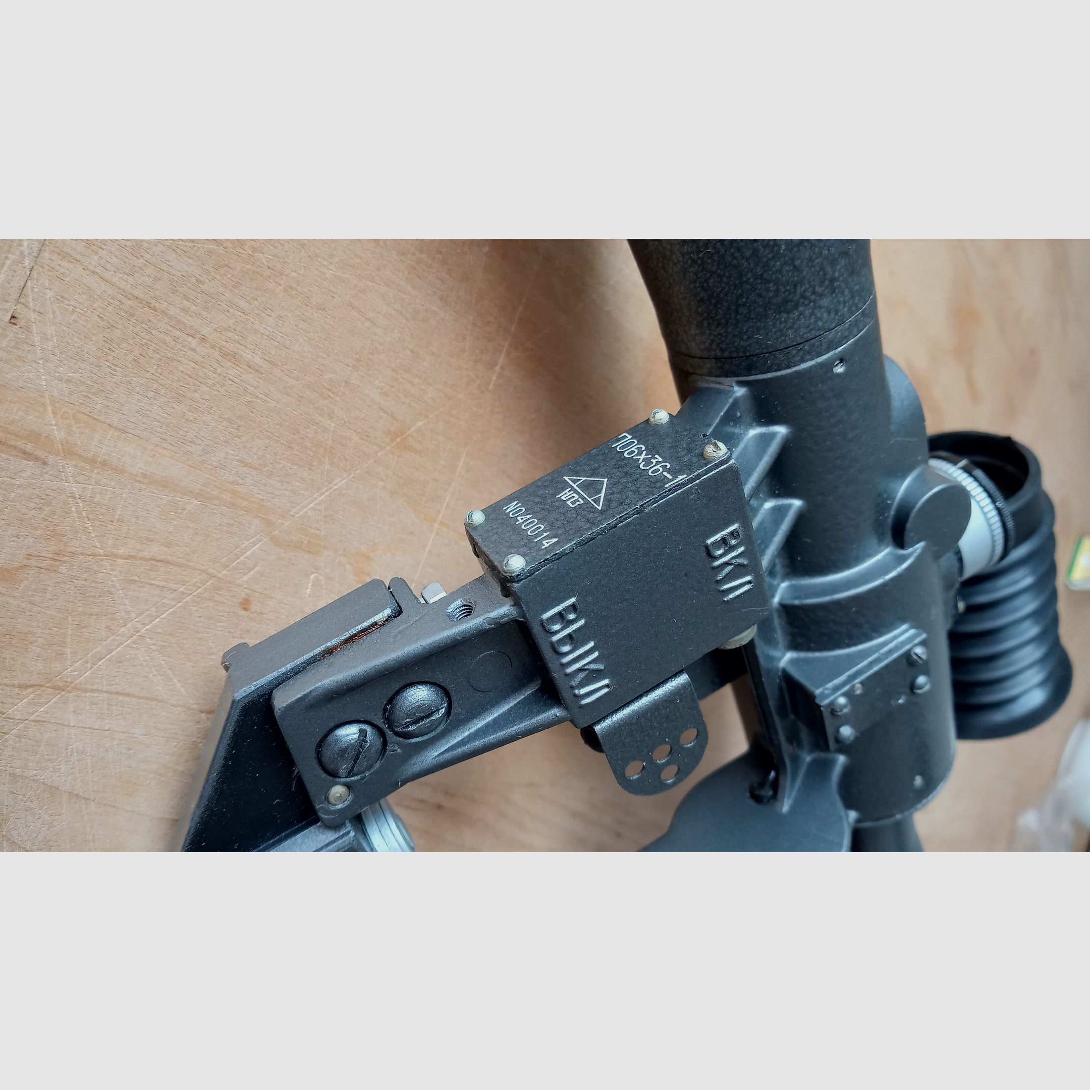 Offre d’échange : 6x36-1 russe NPZ PO avec pince universelle pour rail latéral AK et SVD / très bon état / éclairage fonctionne // lunette Optik AKM AK74 AK-100 / Saiga / Tigr / PSL