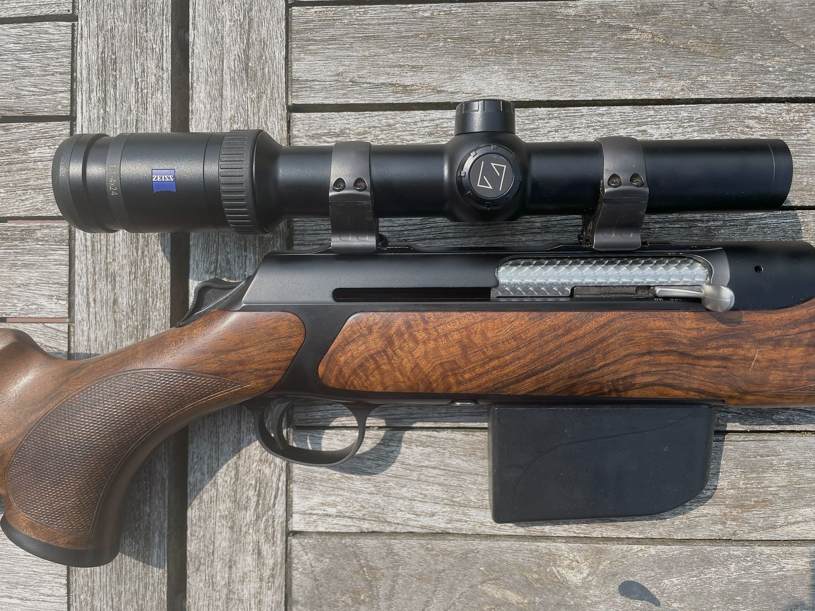 Sauer S303 Elegance 9,3x62 mit Zeiss Victory HT 1.1-4x24 und Munition
