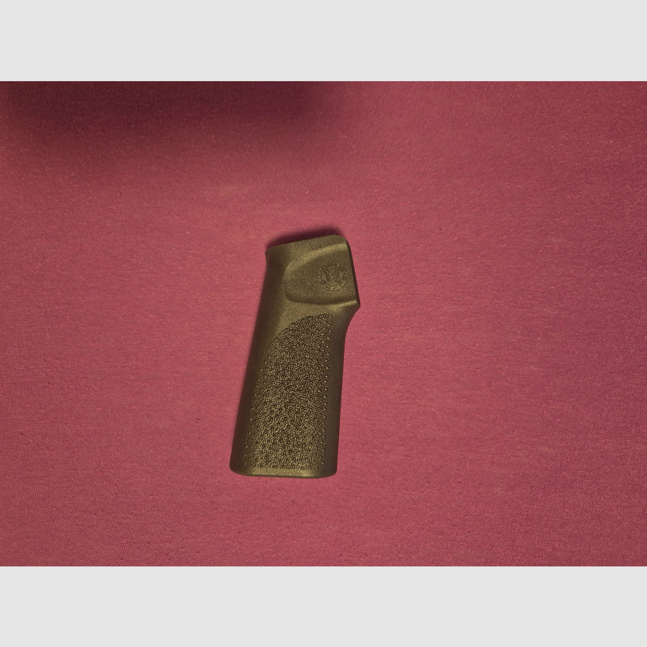 Poignée en polymère pour systèmes AR, image 1 sur 2