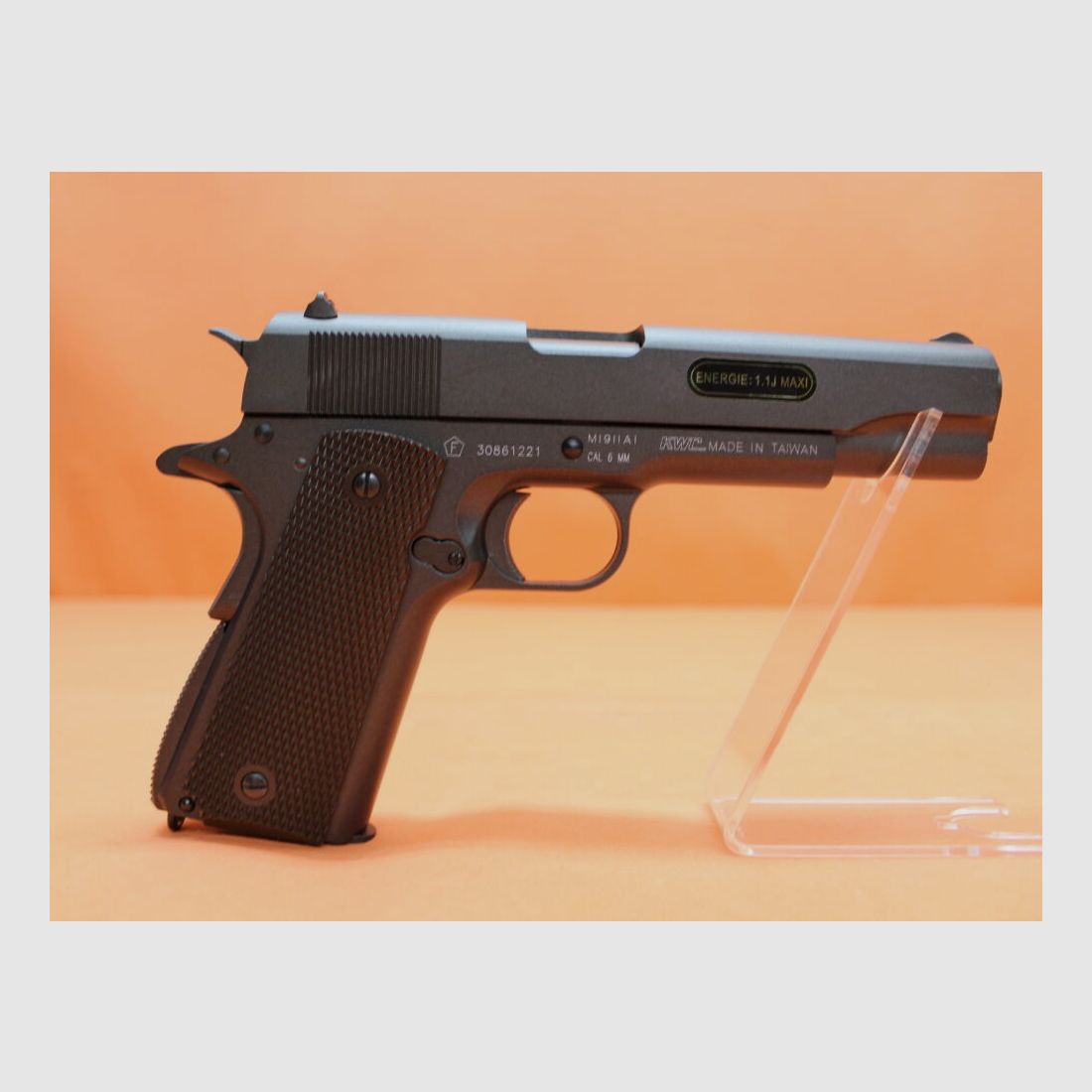 KWC. Airsoft CO2BB 6mm(Bullet) Colt® M1911A1 Pistole System CO2-Blow-Back (Semi-Auto)/ BAX S