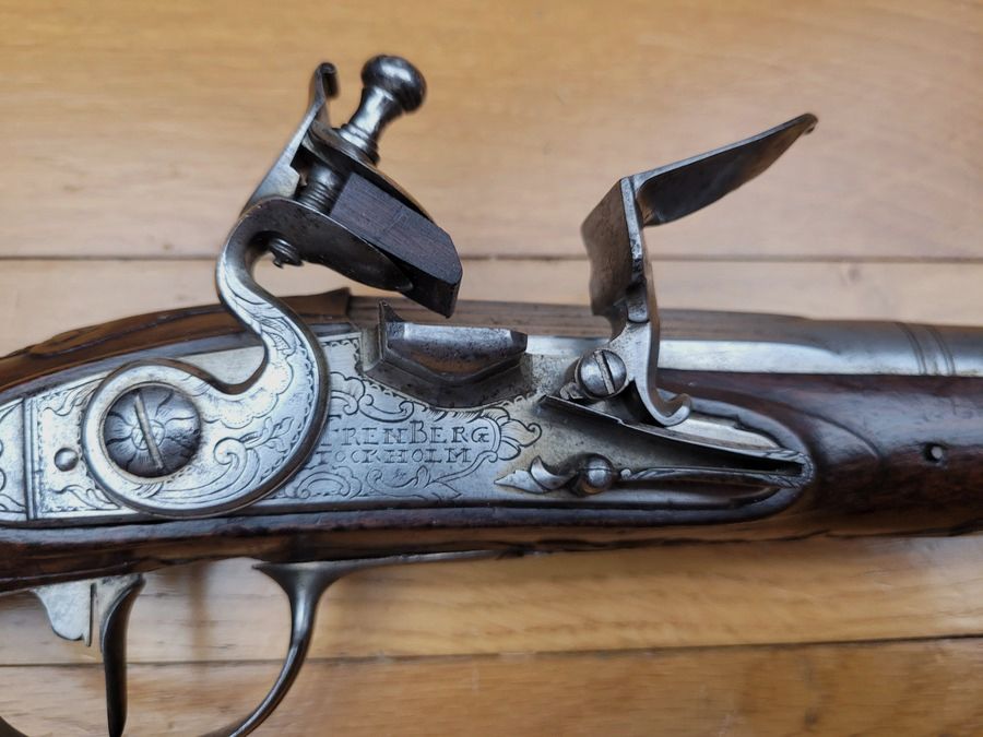 Magnifique pistolet à silex Suédois XVIII° – Guerre de Sept ans – Frenberg à Stockholm – Excellent état, image 4 sur 25