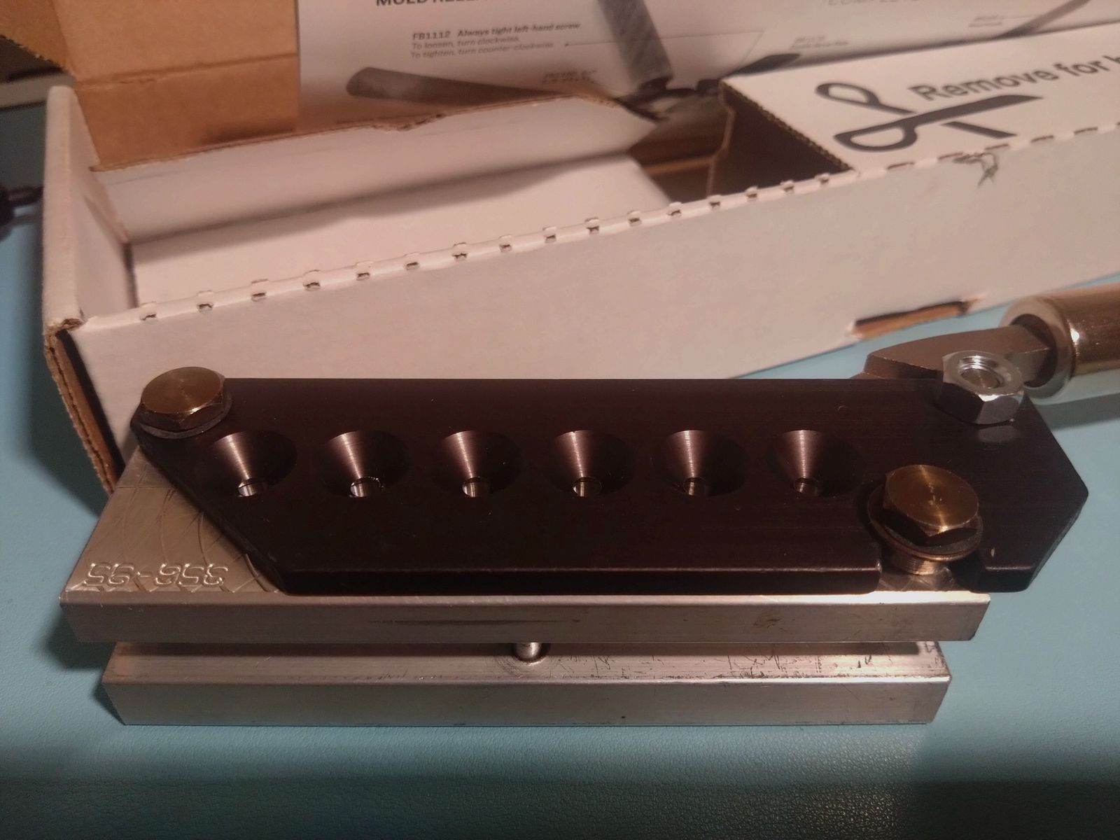 LEE 6-fach Kokille für Kurzwaffen Kaliber 9 mm - NEU -.356/95gr AX-906