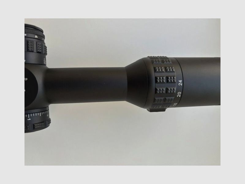 Hawke Sidewinder 30 FFP 6-24x56 (17460) – Half Mil reticle – As new / unfired / unused in original packaging - with Bubble Level