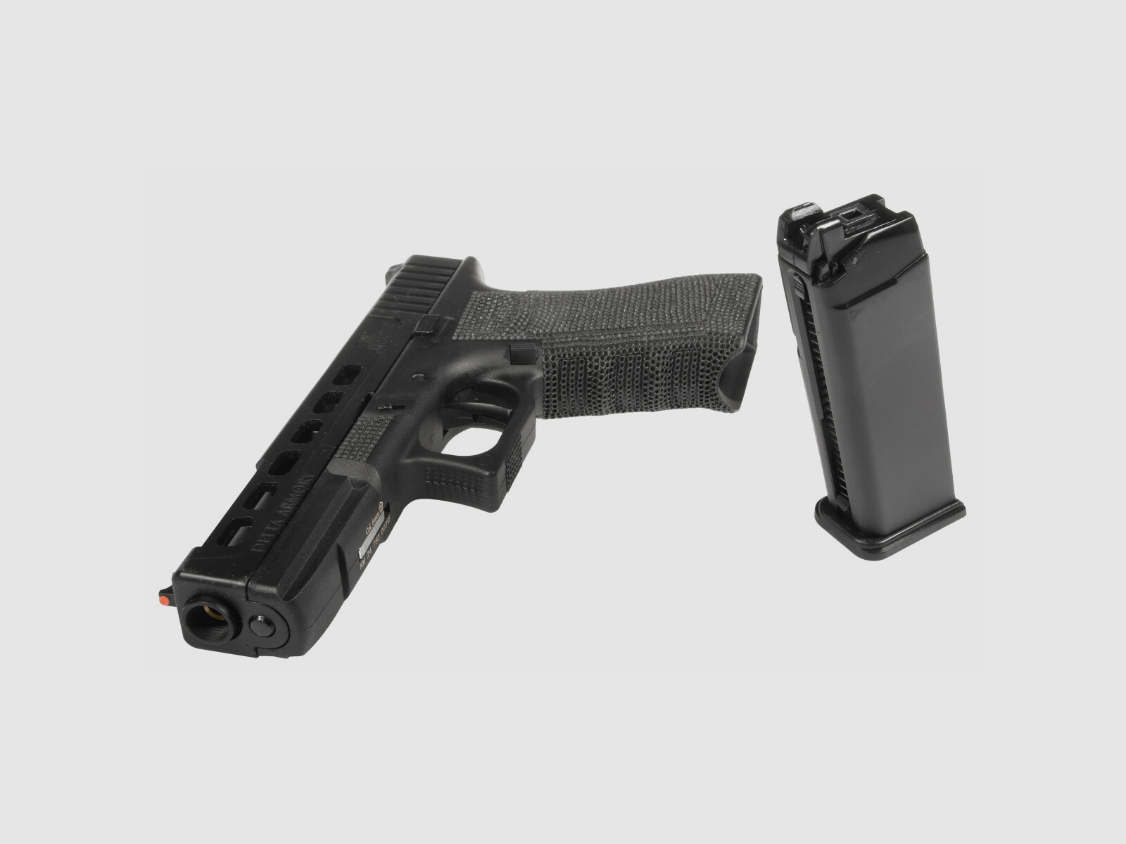 P06 GBB Airsoft Pistole in Schwarz | Delta Armory