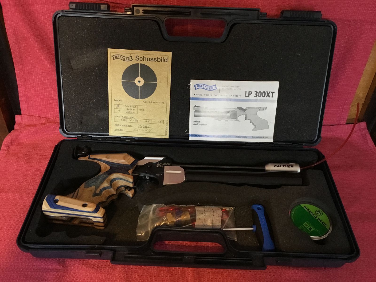 Walther luchtpistool 300 XT – Compleet set met koffer, vuladapter en beschrijving.