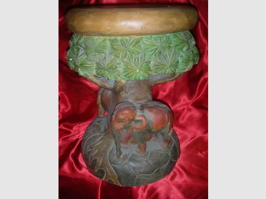 Handarbeit	 Hocker "Afrika"