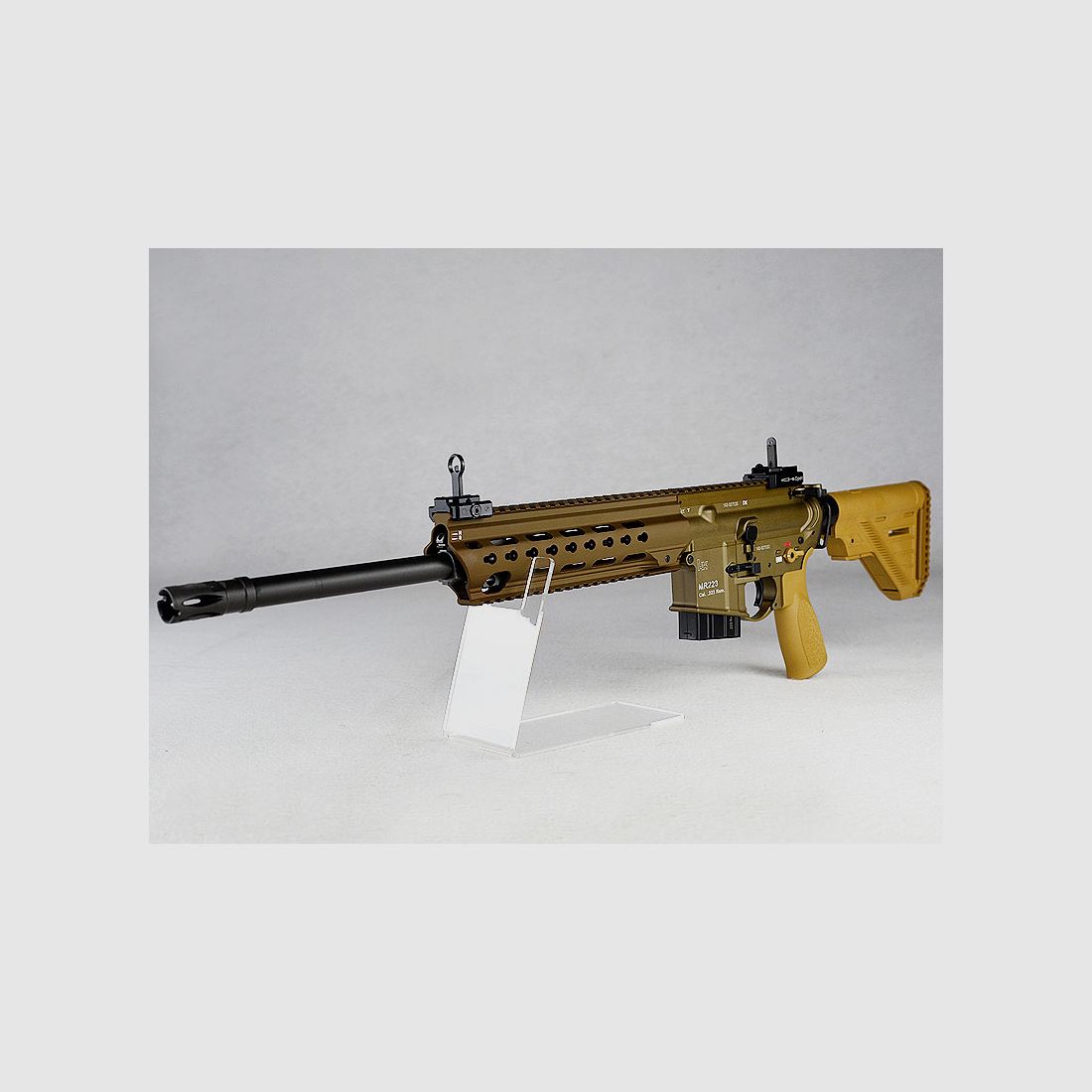 Heckler & Koch MR223 A3 Slimline 16,5", RAL8000 con impugnatura corta