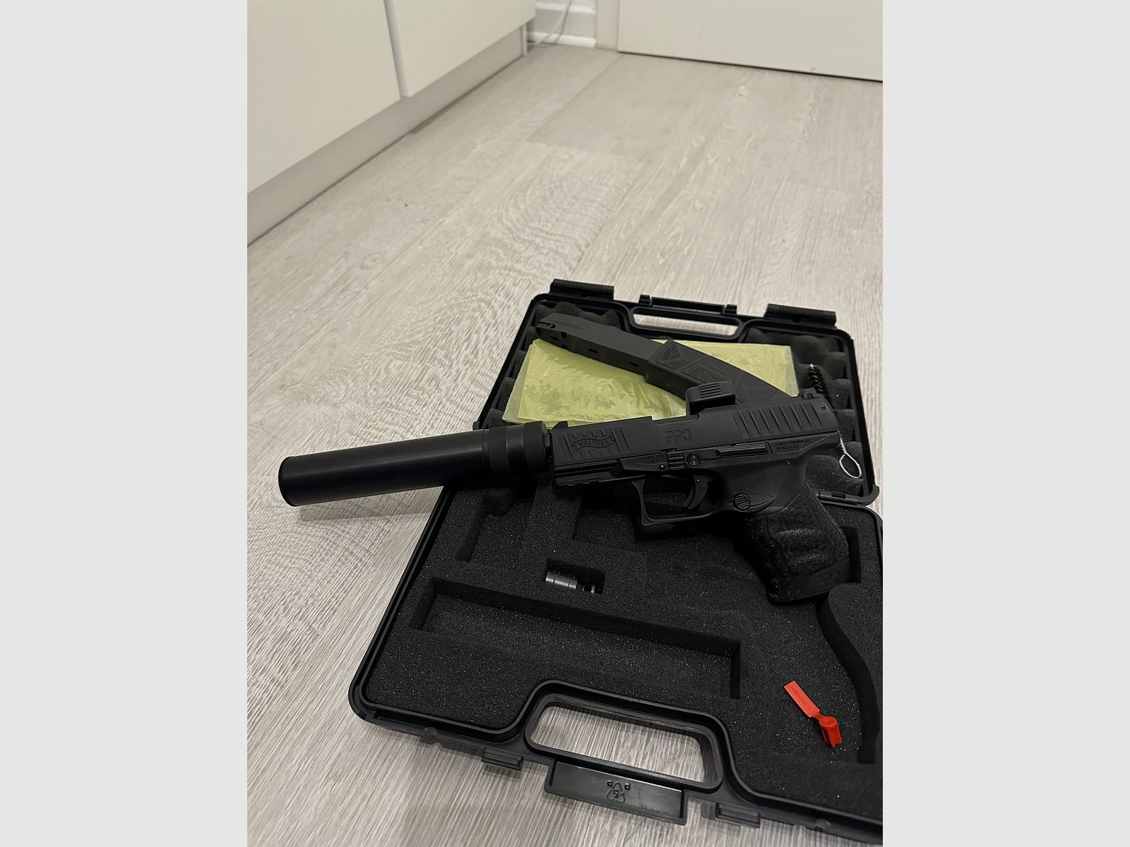 Walther PPQ Navy met 33 schots magazijn