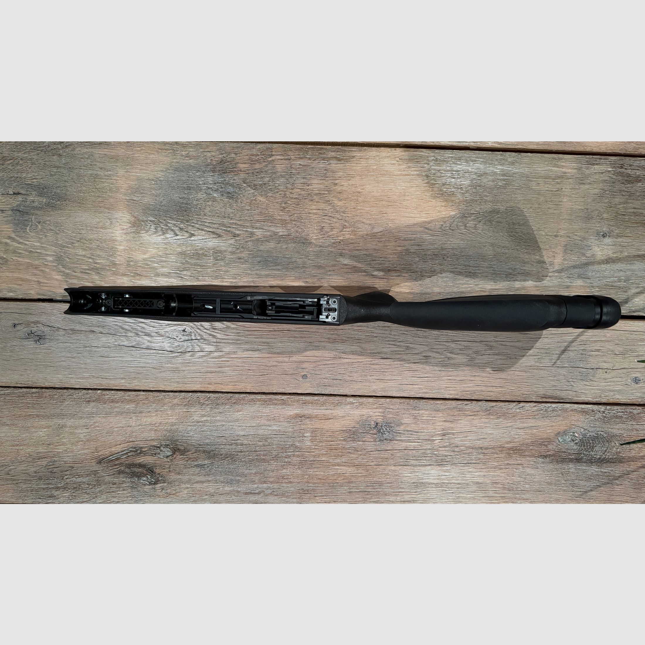 R8 Ultimate Silence caña de plástico marrón/negro con sistema de amortiguación de retroceso RDS