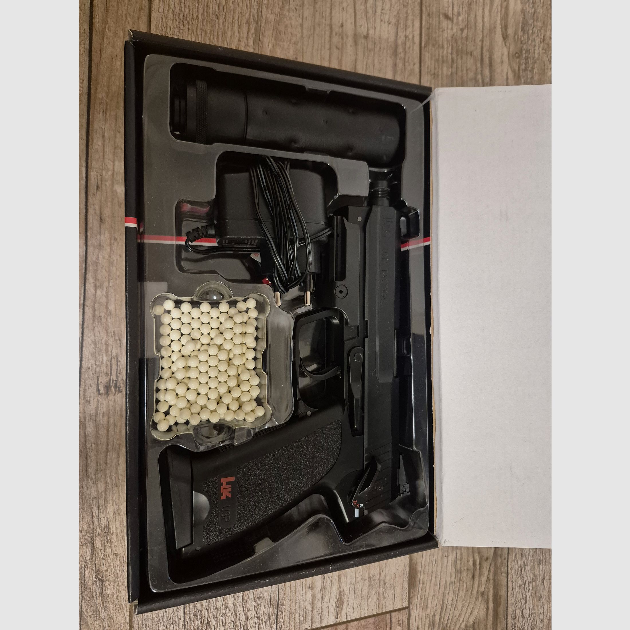 Heckler & Koch USP Tactical elektryczny, automatyczny, tłumik dźwięku