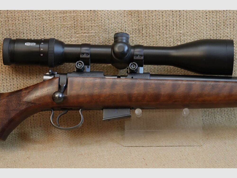 CZ Mod. 452-2E American Kal. .17HMR, inkl. Meopta Artemis mit Leuchabsehen.