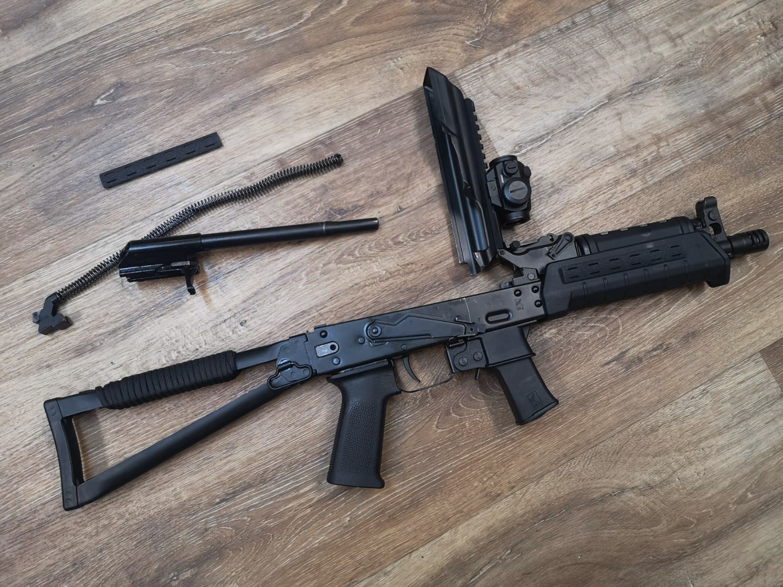 Kalaschnikov USA - KR-9 SBR Sport, carabine semi-automatique en calibre 9mm Luger, PCC, avec 6 chargeurs, mallette et certificat BKA, état d'origine - Limité