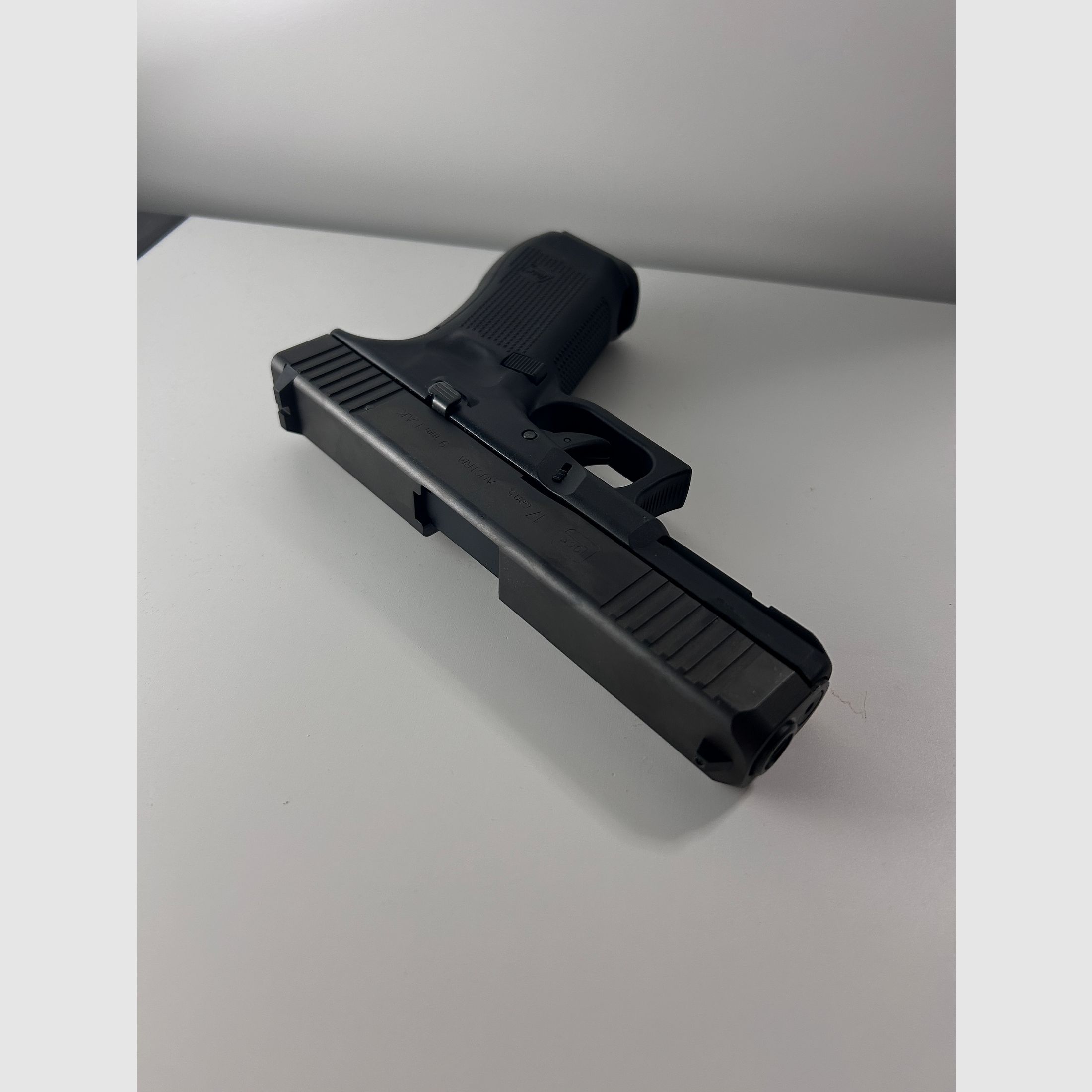 Blank firing gun Glock 17 Gen5 SV (steel closure)