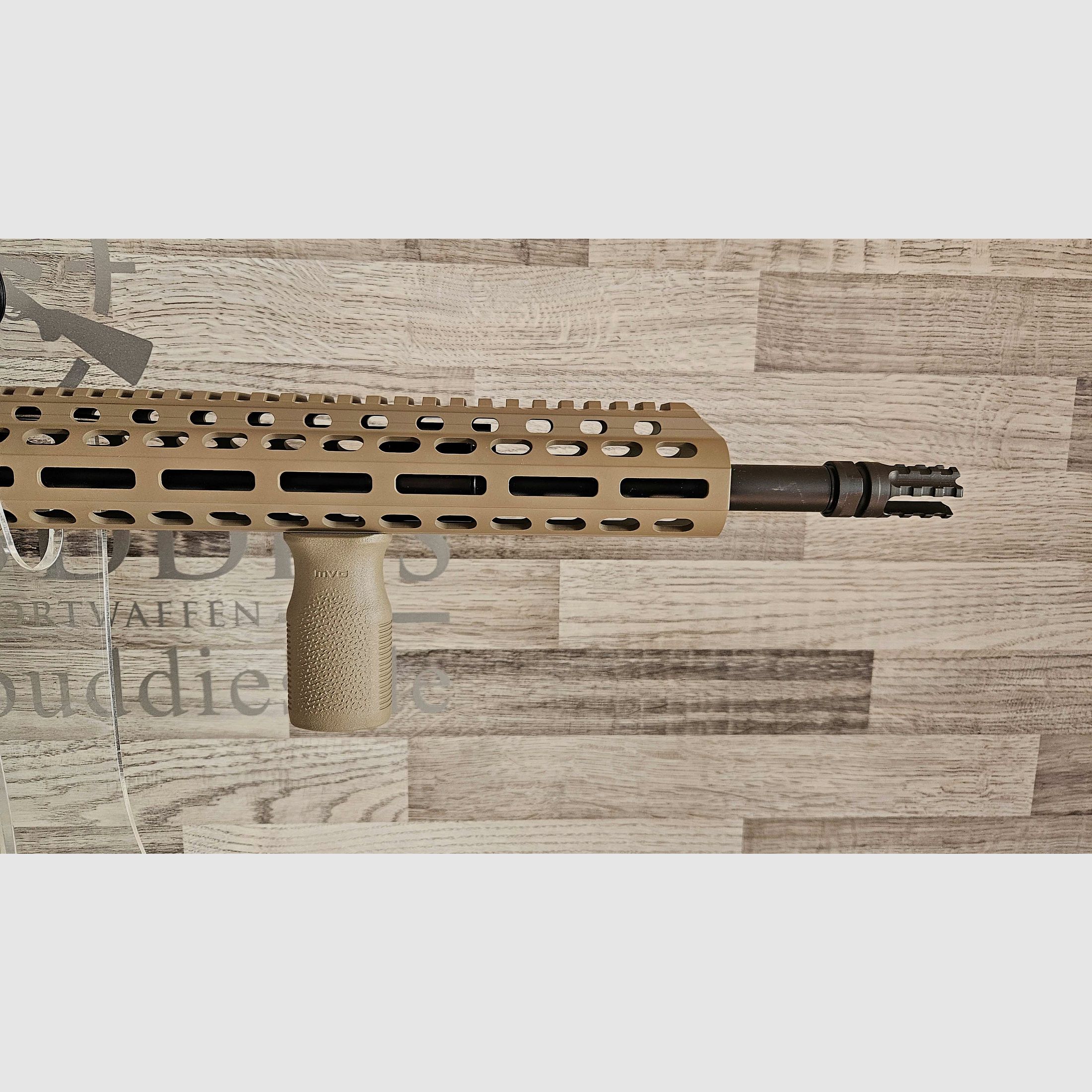Schmeisser AR15 M4FL 14,5" FDE MAGPUL Cal. .223Rem con Vortex Strike Eagle - Producto nuevo del comercio especializado