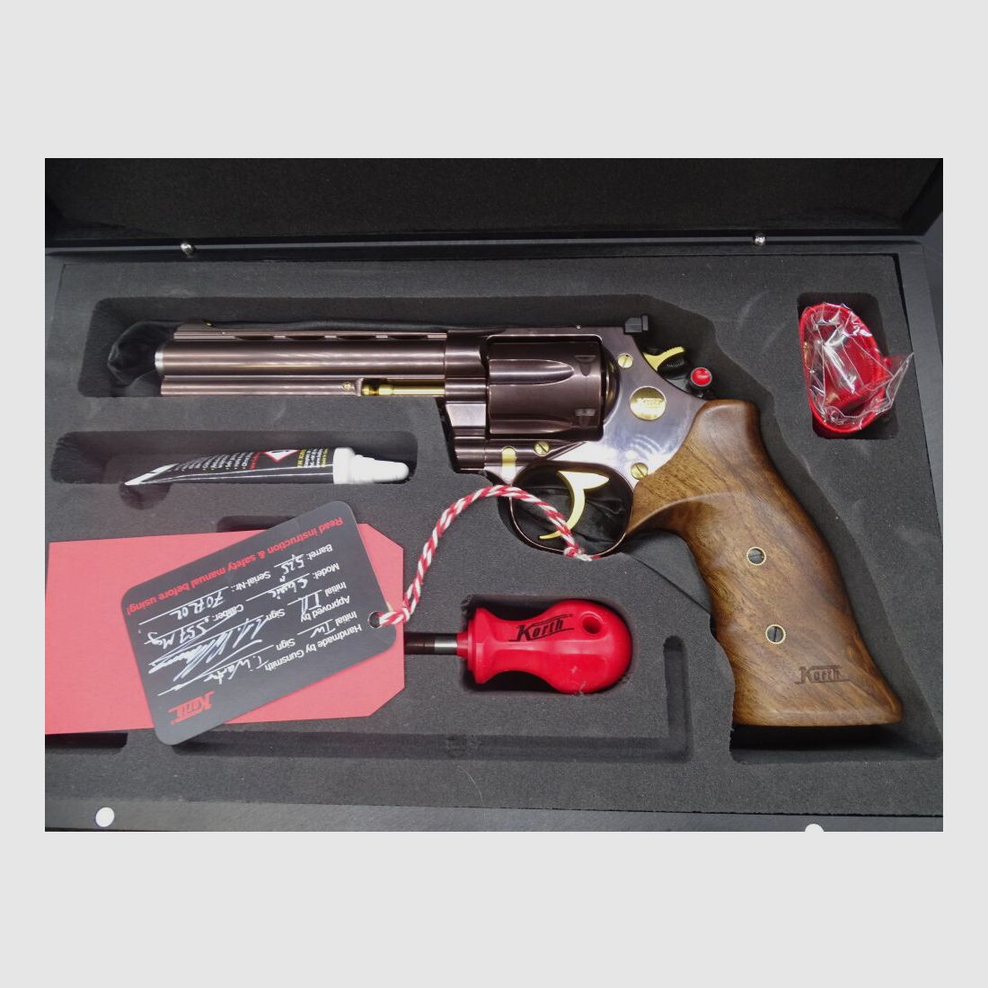 Korth Classic Gold / Brązowy Polerowany Kaliber .357 Magnum Zawsze mamy kilka rewolwerów Korth na stanie