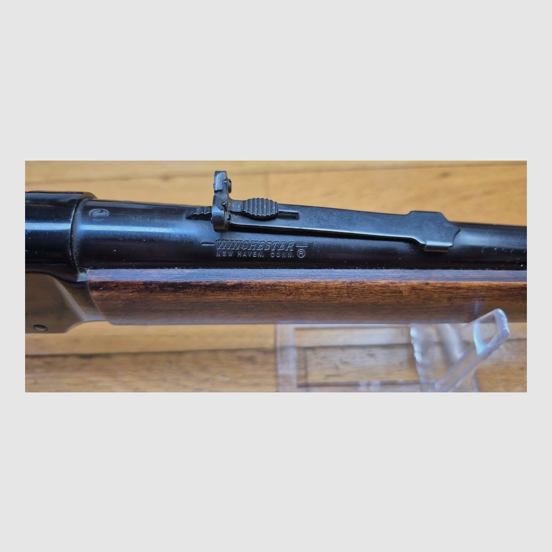Bellissima carabina Winchester modello 1894 – Calibro 30-30 – Prodotta negli USA nel 1969 – Capacità 8+1 – Bellissimo noce rosso – Condizioni meccaniche ed estetiche rare per i suoi 56 anni! – Bellissima costruzione Made in USA – Calcio in acciaio precedente al 1971 – TBE++, immagine 1 di 40