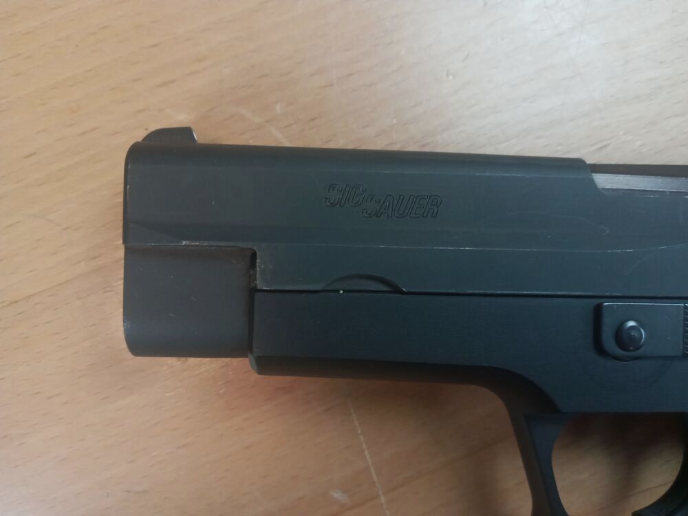 Sig Sauer P 220