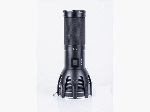NEXTORCH Saint Torch 30 5600 Lumens Projecteur LED Lampe de Poche