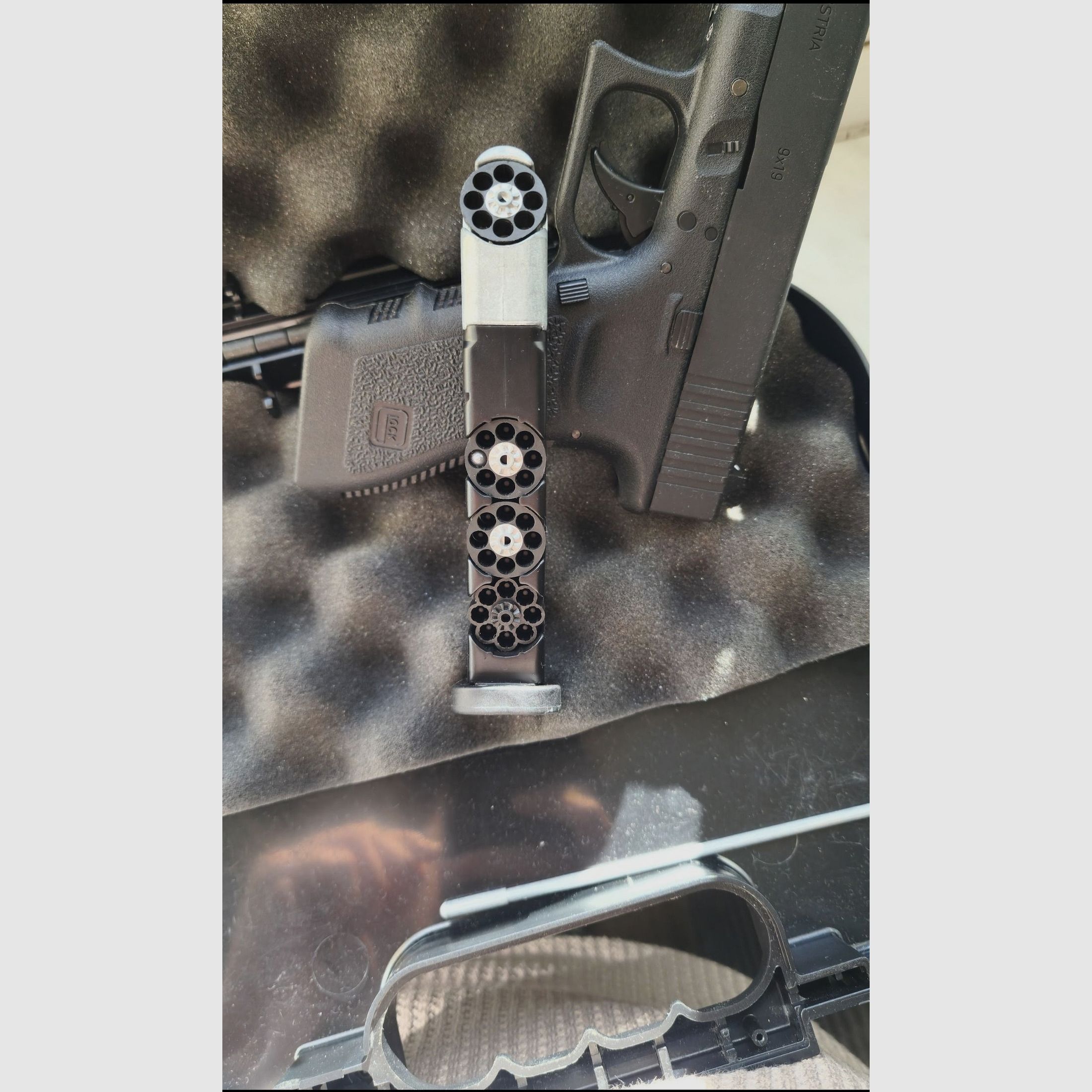 Glock 17 Co2 4.5mm cal. Diabolos/Steel BBs