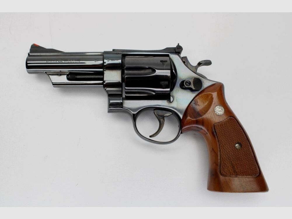 Smith & Wesson 29-2 mit 4" Lauf .44RemMag