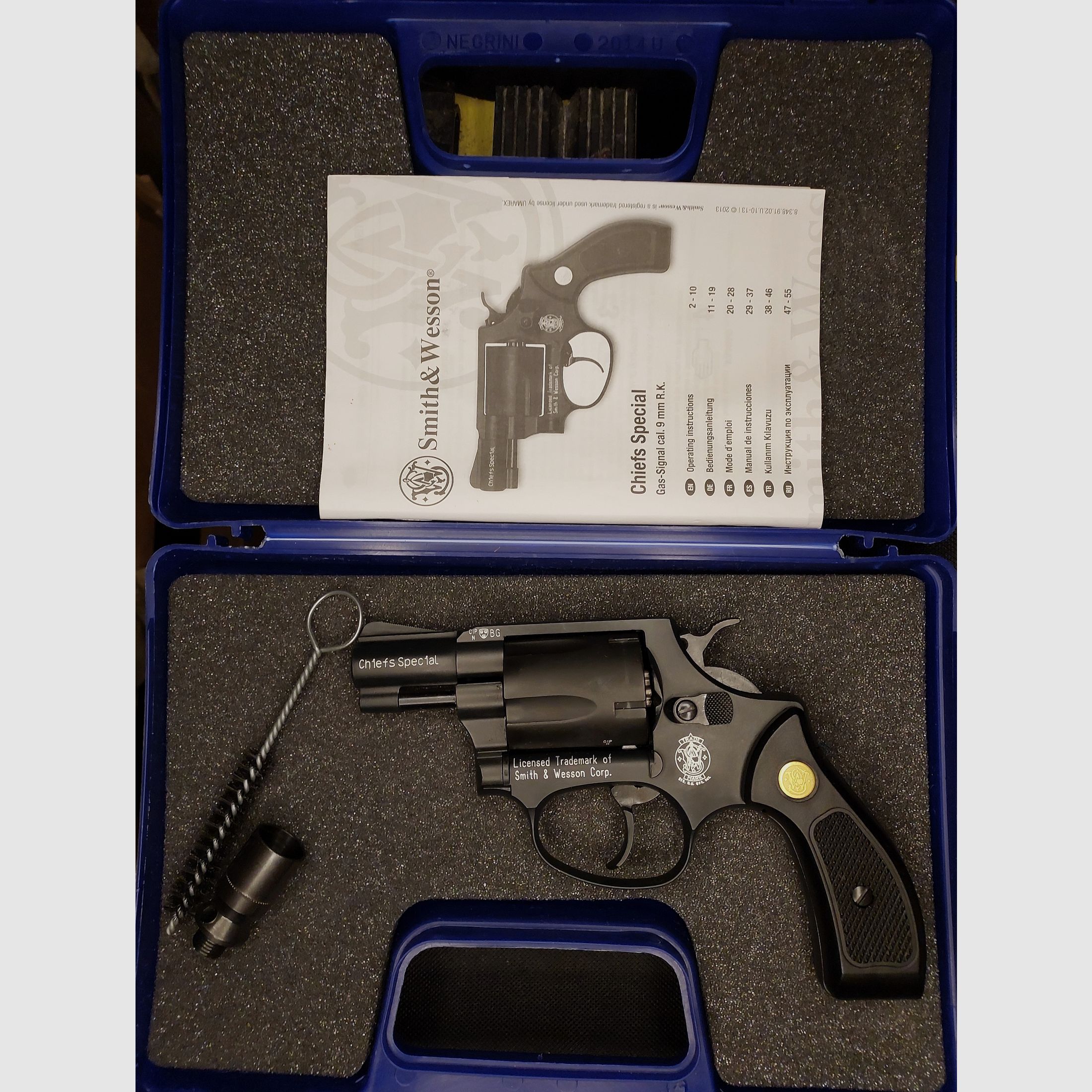 Smith & Wesson Chiefs Special blank firing revolver caliber 9mm R.K. black (PTB 794)