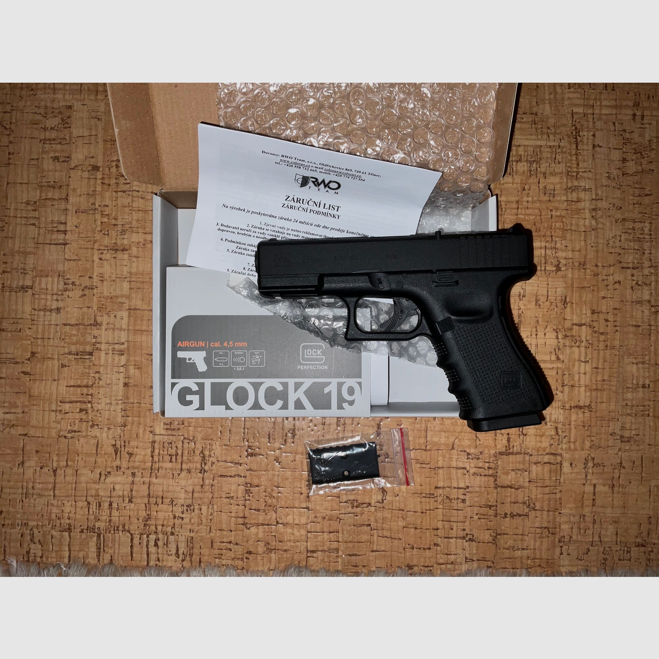 Glock 19 CO2 4,5 mm BBs NUOVO
