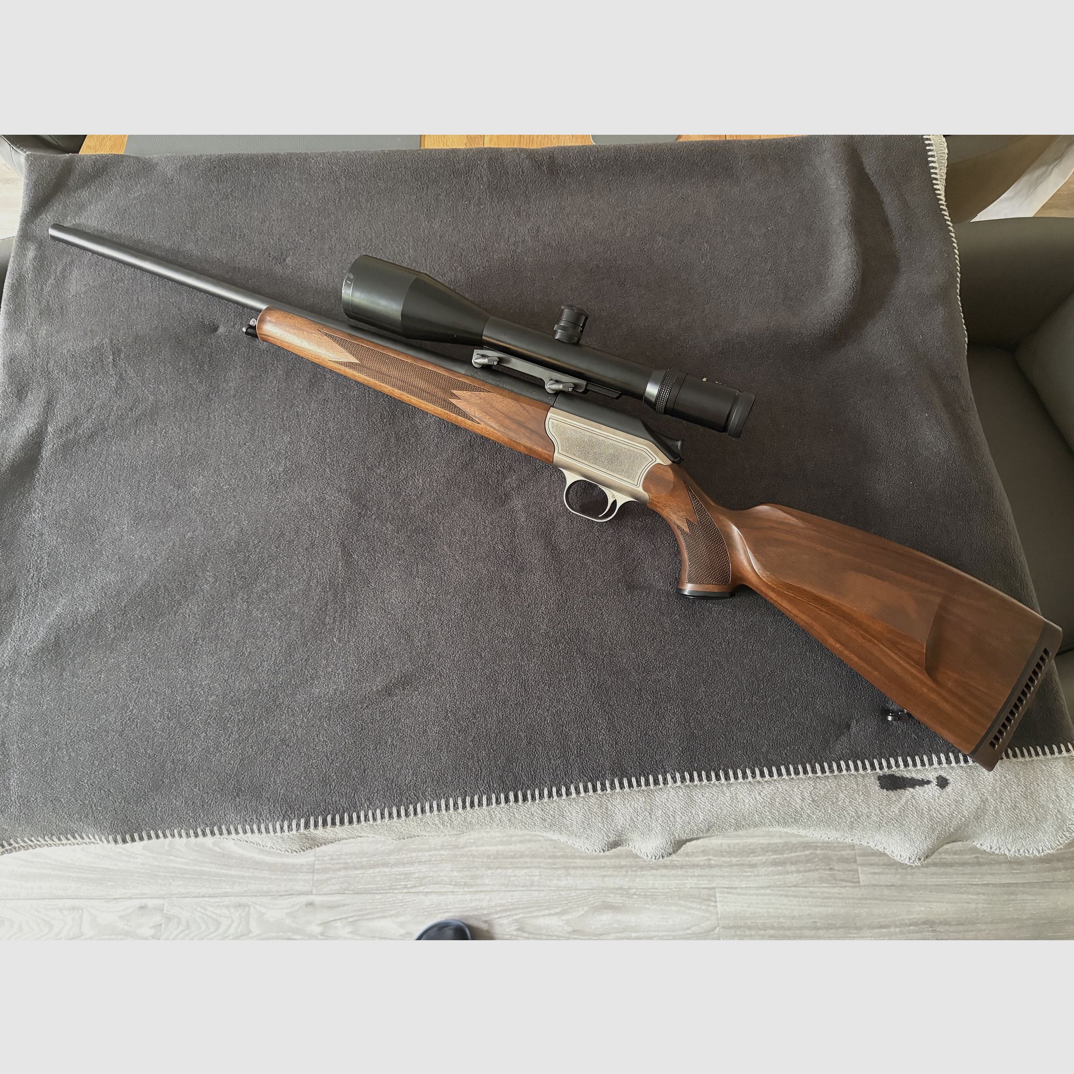 Blaser R93 bolt-action rifle Cal. 9,3x62 incl. Swarovski Habicht Nova 3-12x56 (red dot) & Kickstop